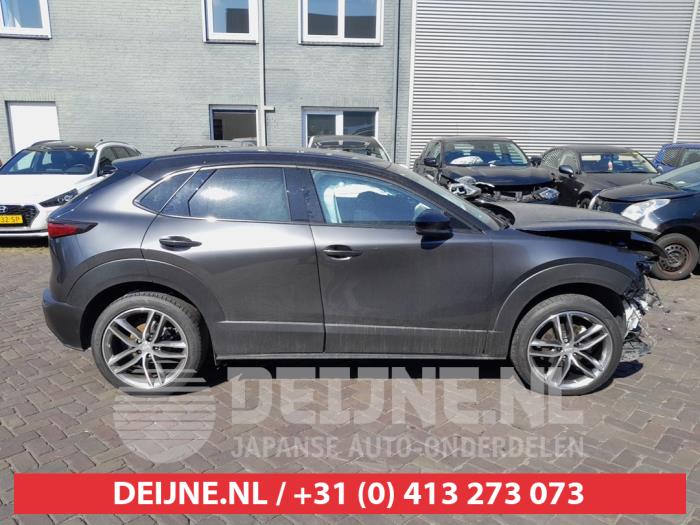 Mazda CX-30 Rear door window 4-door door, rear right O659509