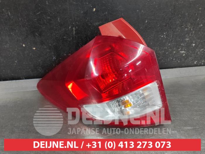 Subaru Trezia Rücklicht links O659626