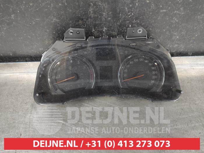 Toyota Avensis Tacho - Kombiinstrument KM O659800