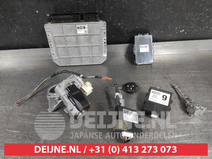 Toyota Avensis Zündschloss+Schlüssel O659803