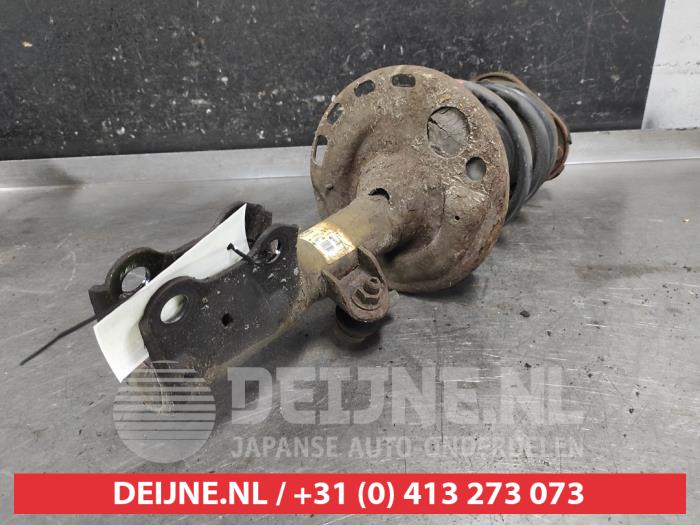 Toyota Avensis Stoßdämpferstrebe rechts vorne O659809