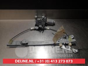 Nissan Primera Ruitmechaniek 4Deurs rechts-achter O291215 foto 2