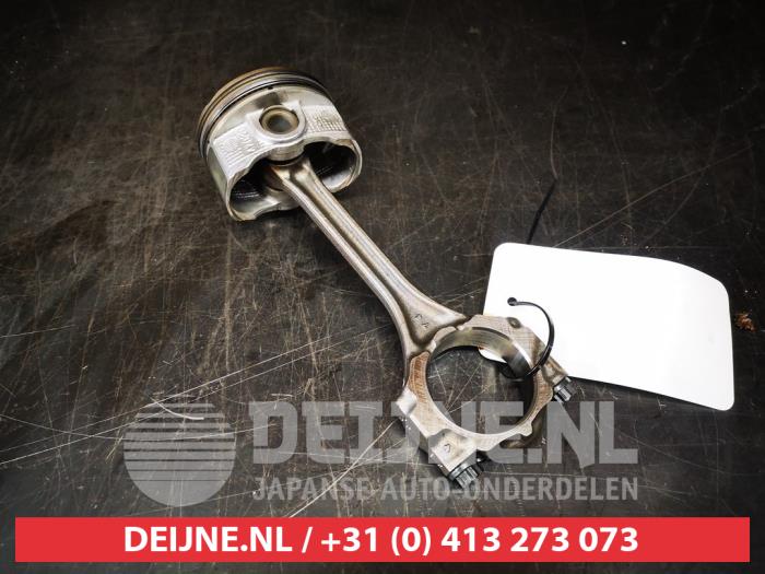 Toyota Auris Piston O660034