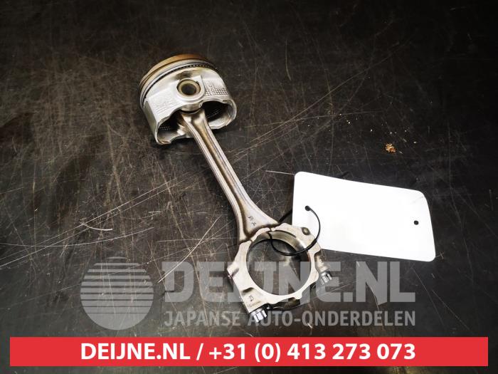 Toyota Auris Piston O660036