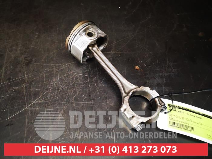 Toyota Auris Piston O660037