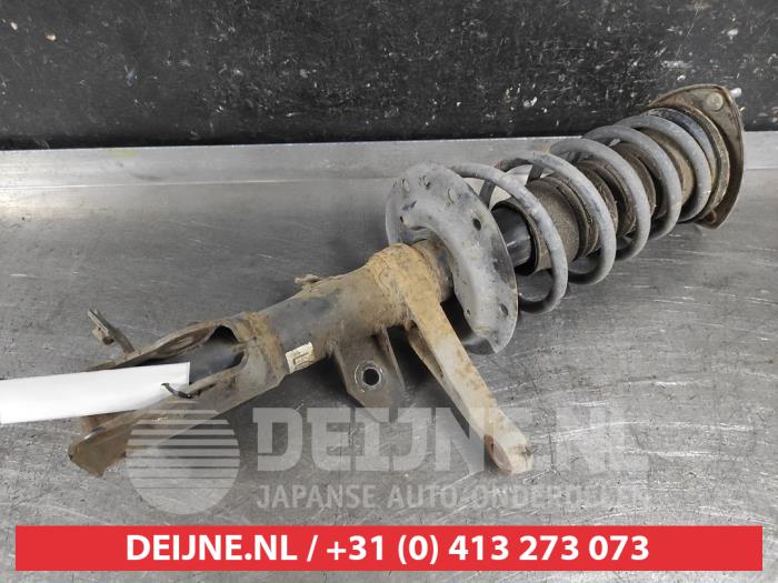 Toyota IQ Front shock absorber rod, left O660046