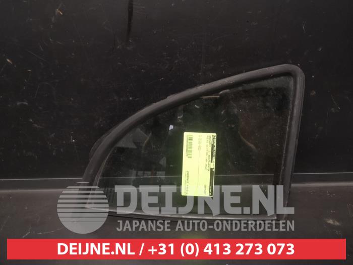 Suzuki Swift Driehoeks Ruit rechts-achter O660175