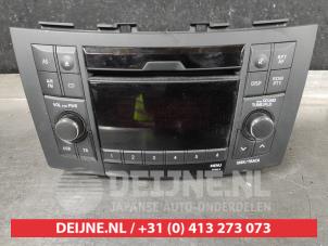 Gebruikte Radio Suzuki Swift (ZA/ZC/ZD) 1.2 16V Prijs op aanvraag aangeboden door V.Deijne Jap.Auto-onderdelen BV