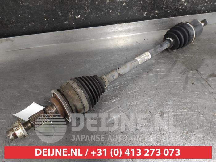 Suzuki Swift Aandrijfas links-voor O660395