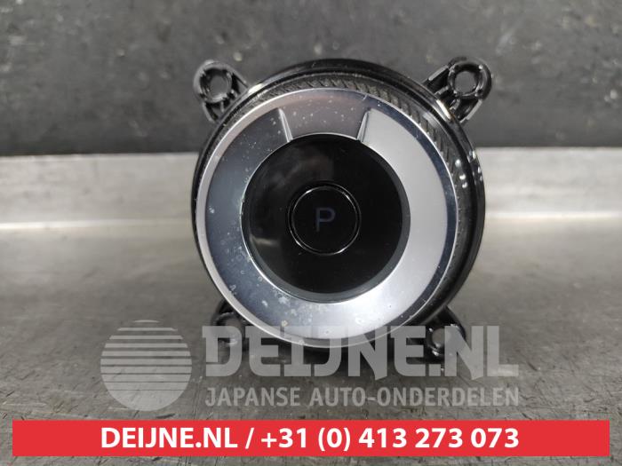 Kia Sportage Automatic gear selector O660677