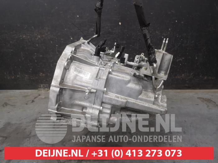 Suzuki S-Cross Gearbox O660933