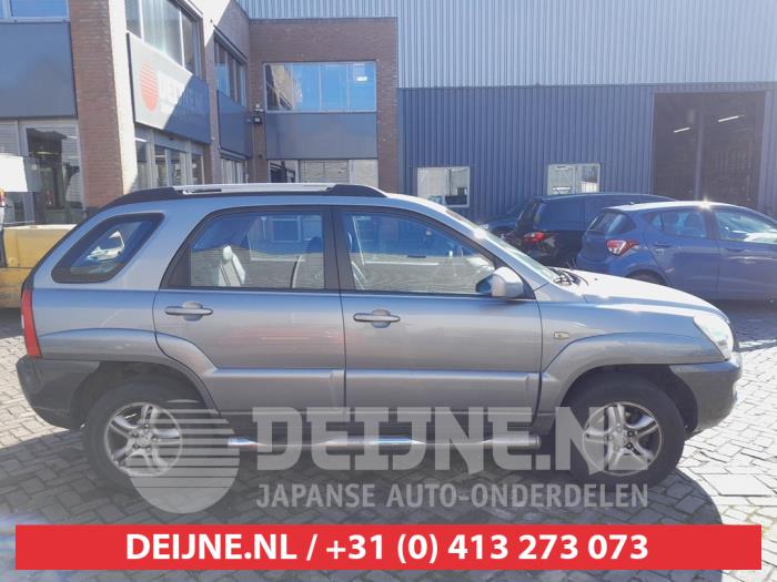 Kia Sportage Front door 4-door, right O661038