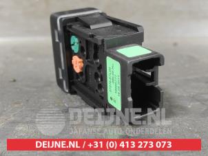 Suzuki Swift Nebelscheinwerfer Schalter O661060 foto 2