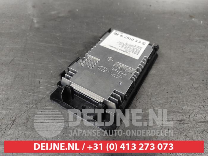Kia Sportage Drahtloses Ladegerät O661138