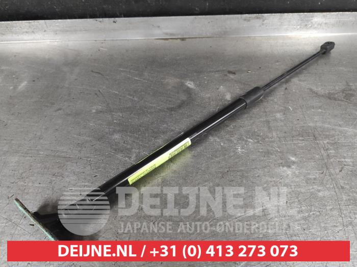 Toyota Corolla Gasdemper rechts-achter O661230