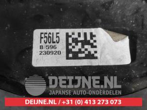 Toyota Corolla Fusee links-voor O661263 foto 3
