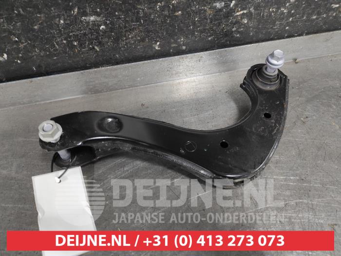 Toyota Corolla Draagarm links-achter O661268