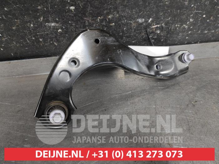 Toyota Corolla Draagarm rechts-achter O661283