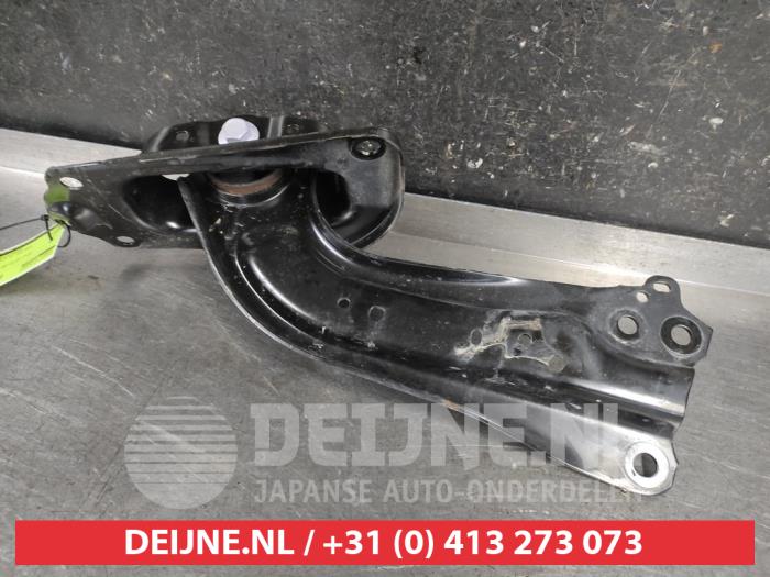 Toyota Corolla Draagarm rechts-achter O661286