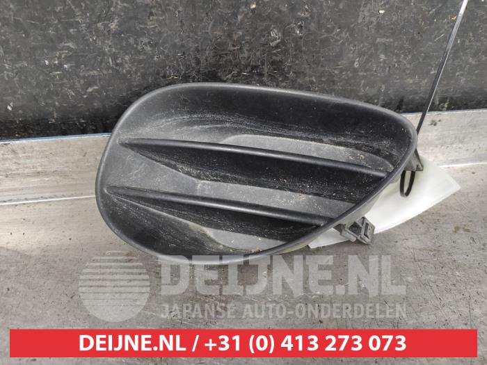 Toyota Yaris Bumper Rooster O661412