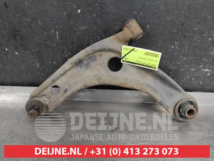 Toyota Yaris Draagarm onder links-voor O661427
