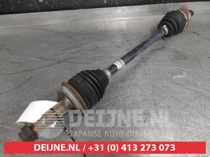 Toyota Yaris Aandrijfas links-voor O661429