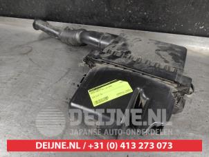 Gebruikte Luchtfilterhuis Toyota Yaris II (P9) 1.3 16V VVT-i Prijs € 50,00 Margeregeling aangeboden door V.Deijne Jap.Auto-onderdelen BV