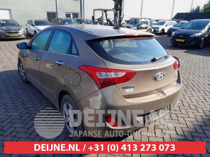 Hyundai I30 Heckklappenreflektor links O661574