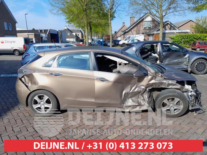 Hyundai I30 Türscheibe 4-türig rechts hinten O661577