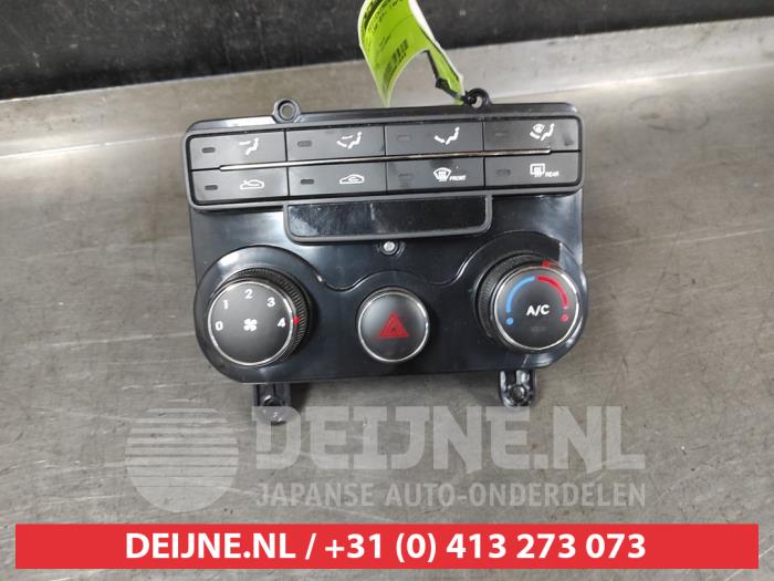 Hyundai I30 Heater control panel O661644