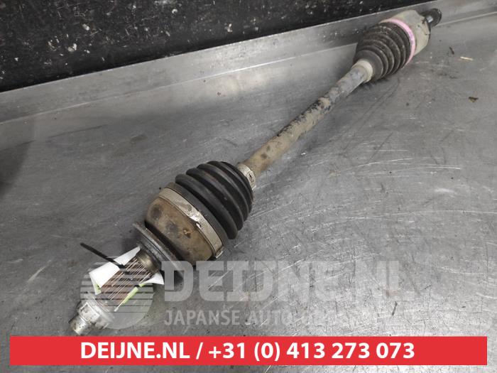 Suzuki Swift Aandrijfas links-voor O661650