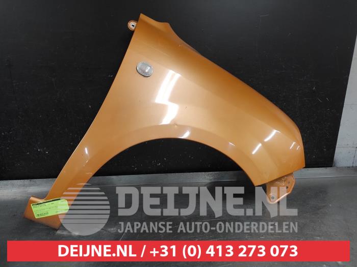 Daihatsu Trevis Front wing, right O661711