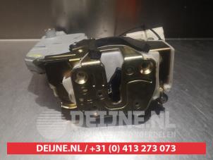 Nissan Primera Deurslot Mechaniek 4Deurs rechts-voor O386381 foto 3
