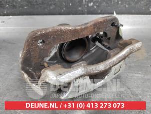 Gebruikte Remklauw (Tang) rechts-voor Honda CR-V (RD5/6/7/8) 2.0i 16V VTEC Prijs € 25,00 Margeregeling aangeboden door V.Deijne Jap.Auto-onderdelen BV