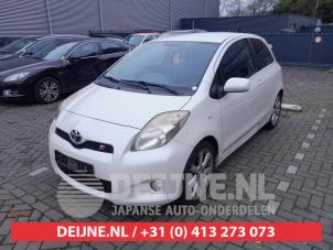 Toyota Yaris Zijskirt links O661749 foto 2
