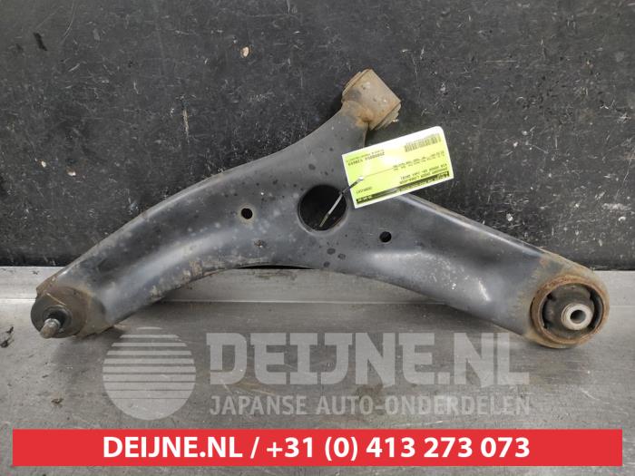 Kia Venga Front lower wishbone, left O661862