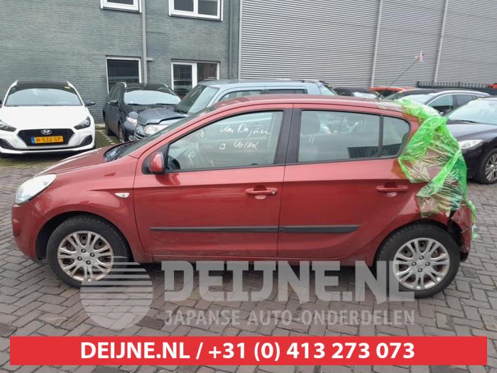 Hyundai I20 Türscheibe 4-türig links vorne O661915