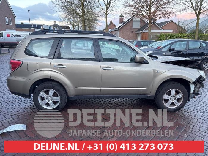 Subaru Forester Türscheibe 4-türig rechts hinten O662098