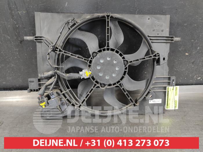 Nissan Micra Kühlgebläsegehäuse O662364