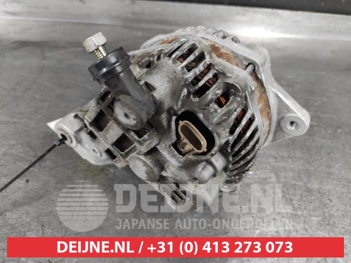 Dynamo van een Subaru Forester (SH) 2.0 16V 2008