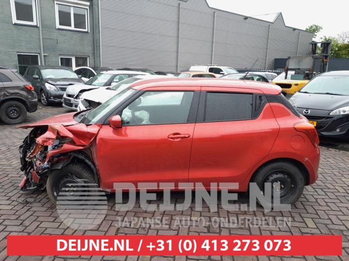Suzuki Swift Portierruit 4Deurs links-achter O662578