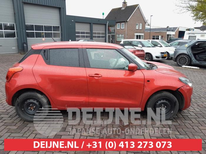 Suzuki Swift Door window 4-door, front right O662590