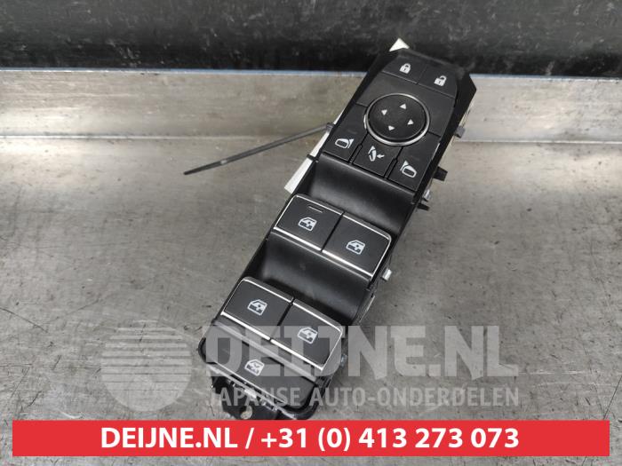Nissan Qashqai Multi-functional window switch O662665