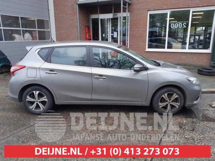 Nissan Pulsar Extra window 4-door, right O662694