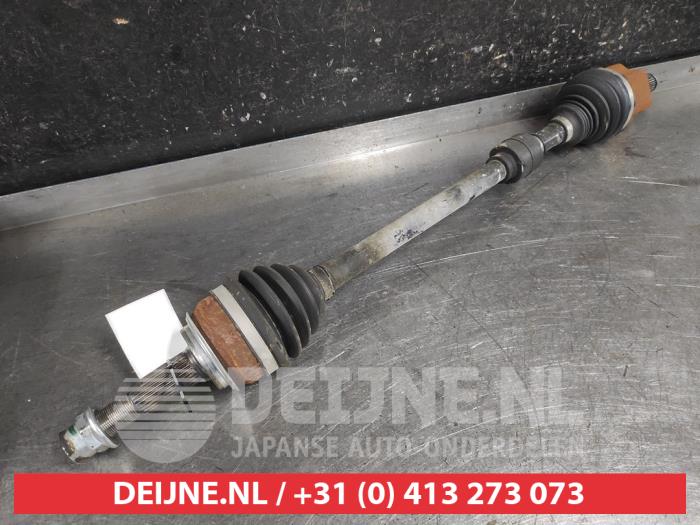 Gebruikte Steekas rechts-voor Nissan Qashqai (J12) 1.5 VC-T e-Power 16V Prijs € 150,00 Margeregeling aangeboden door V.Deijne Jap.Auto-onderdelen BV