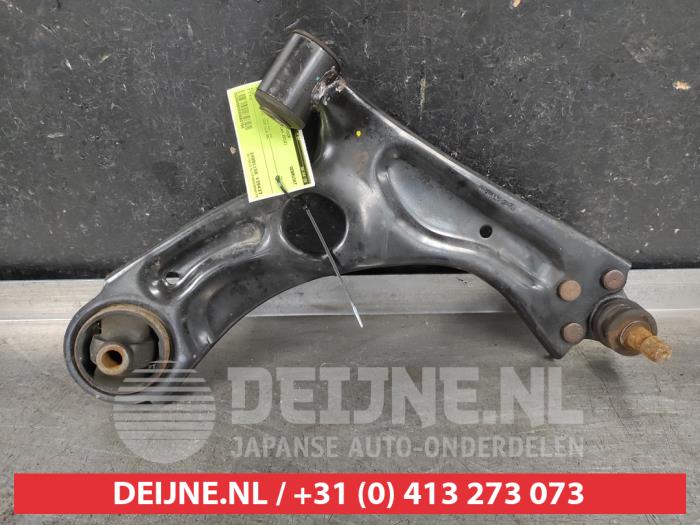 Chevrolet Aveo Front lower wishbone, right O662764