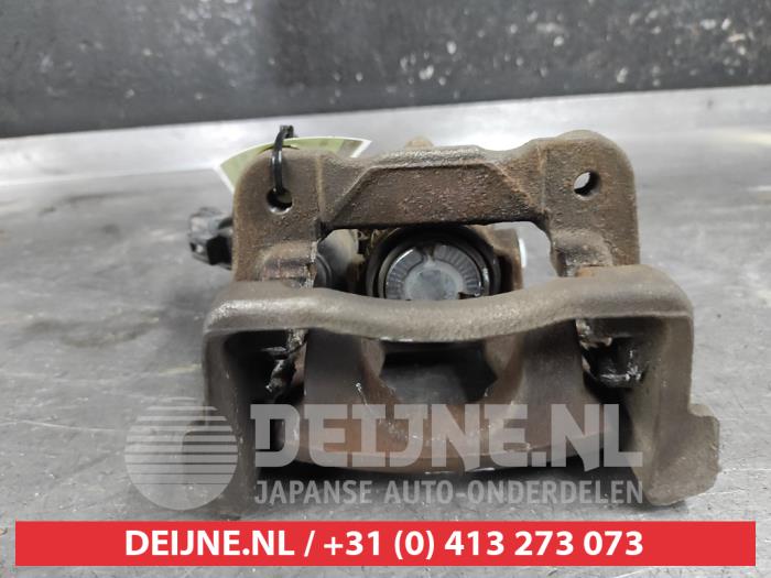 Mazda 3 Remklauw (Tang) rechts-achter O662908