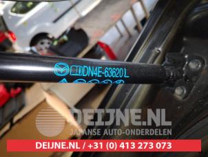 Gebruikte Kofferdekseldemper links-achter Mazda MX-30 e-SkyActiv 145 Prijs € 20,00 Margeregeling aangeboden door V.Deijne Jap.Auto-onderdelen BV