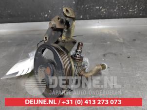 Gebruikte Servopomp Mazda MX-5 (NB18/35/8C) 1.6i 16V Prijs € 25,00 Margeregeling aangeboden door V.Deijne Jap.Auto-onderdelen BV