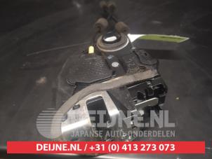 Toyota Rav-4 Deurslot Mechaniek 4Deurs links-achter O663332 foto 2